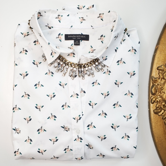 Banana Republic Tops - Banana Republic • Riley Shirt in Magnolia Print
